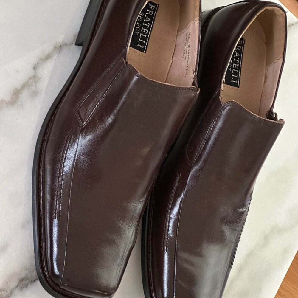 Size 13M Mens dress shoe, New with box.  Fratelli Select
